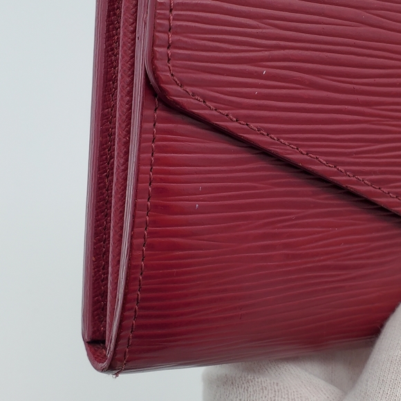 ๐ SOLD ๐ Louis Vuitton Fuchsia Epi Leather Sarah Wallet - Picture 12 of 16